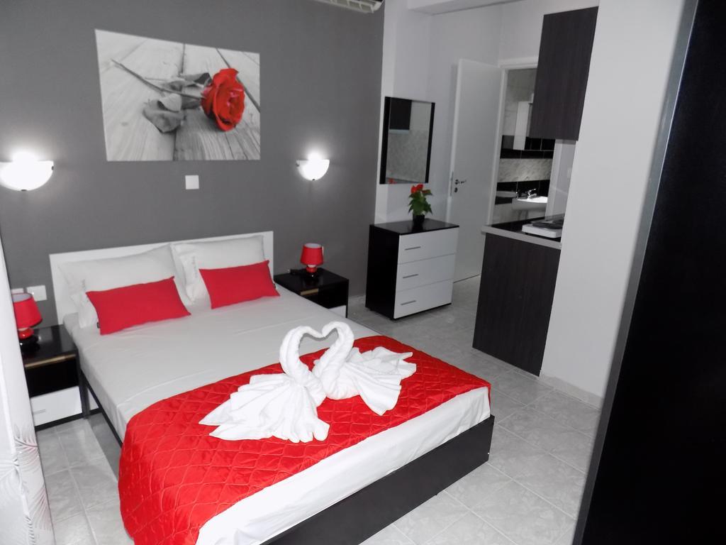Niriides Rooms Nea Kallikrateia Exterior photo